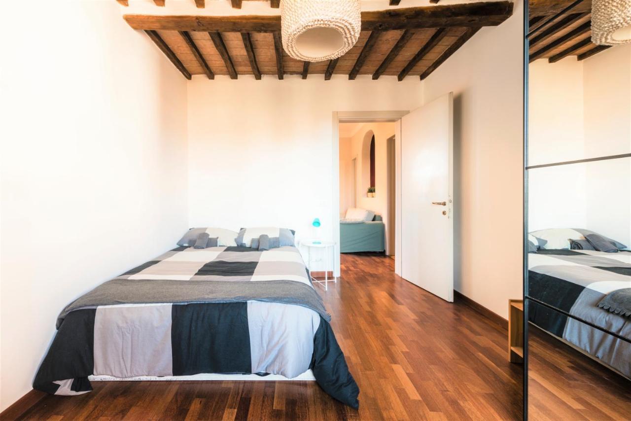 Hostly - La Pera Suite Apartment - 2 Bedrooms, Full Center Pisa Buitenkant foto